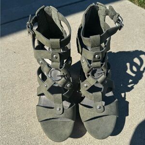 NEW Guess Wedges